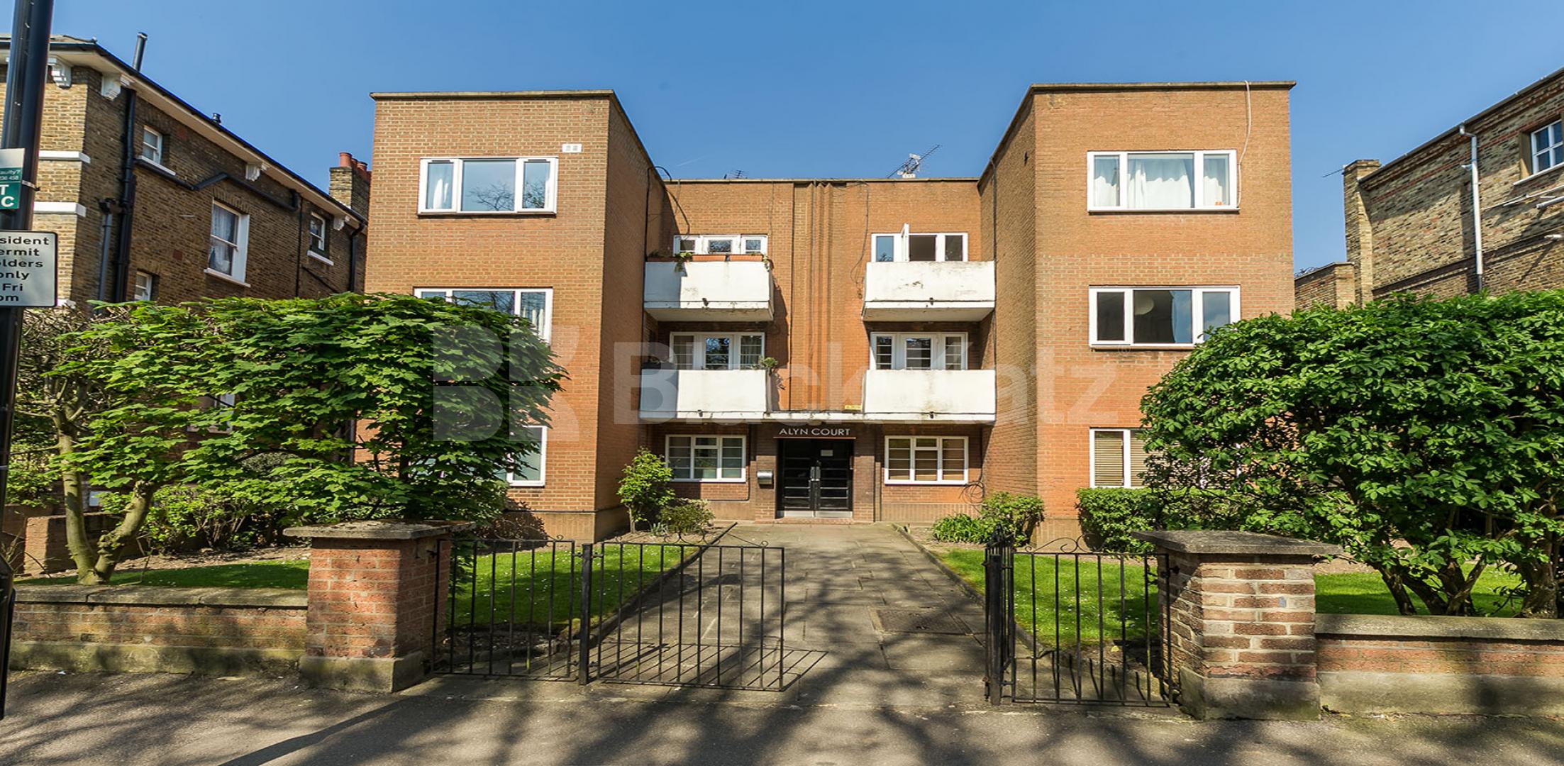 			New Instruction In Heart Of Crouch End !, 1 Bedroom, 1 bath, 1 reception Flat			 Crescent Road, CROUCH END